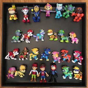 HUGE LOT OF 27 PAW PATROL FIGURES